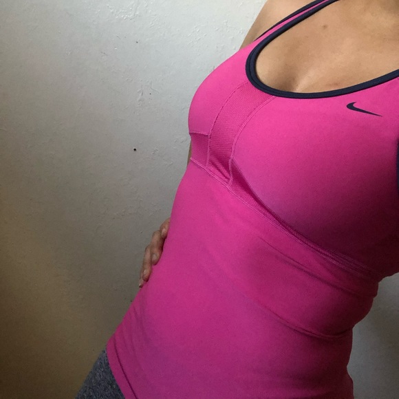 Nike Pink Dri-Fit top/ active wear size small - Picture 2 of 2